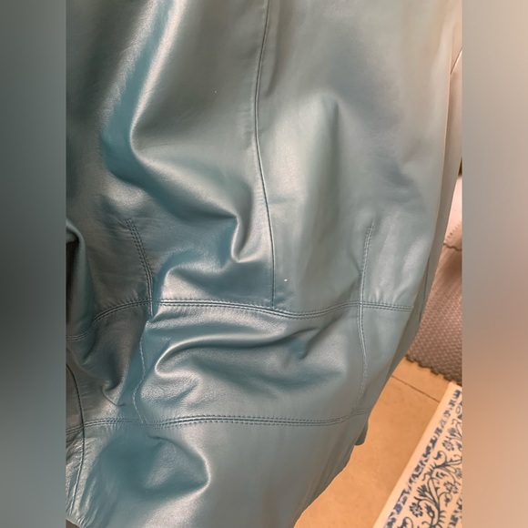 Yvonne Marie teal leather jacket, size 6 - Picture 3 of 13